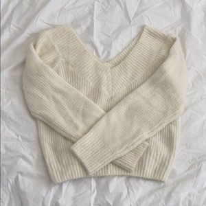 H&M White V-neck Cropped Sweater Size M (fits S)